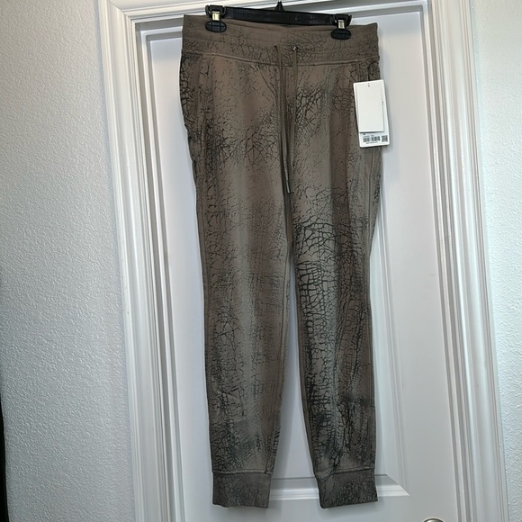 New Lululemon‎ Warm Down Jogger *7/8 Length Thread Dye Rover Sz 10 - Picture 2 of 10
